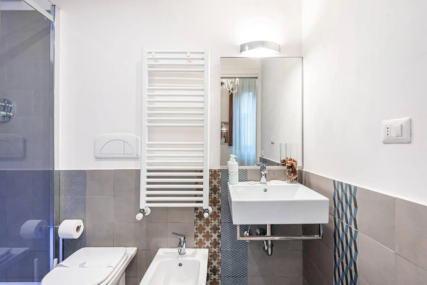 Bela Apartments Florencie